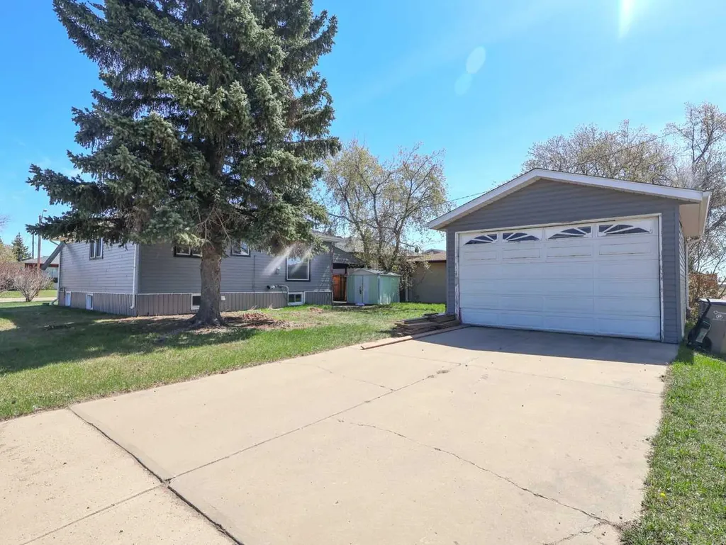 4612 53 Street Stettler AB T4K1J5