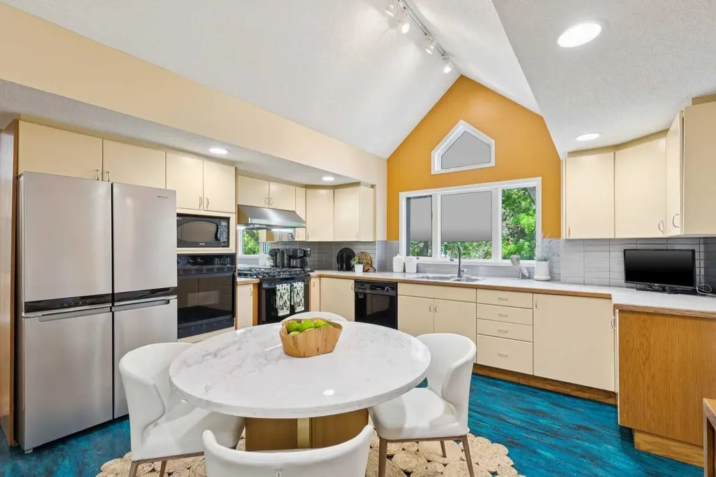 402 Brunswick Avenue SW Calgary AB T2S 1N8