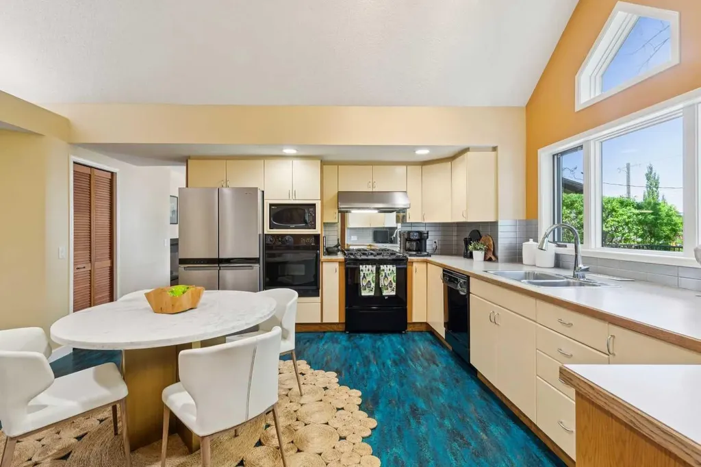 402 Brunswick Avenue SW Calgary AB T2S 1N8