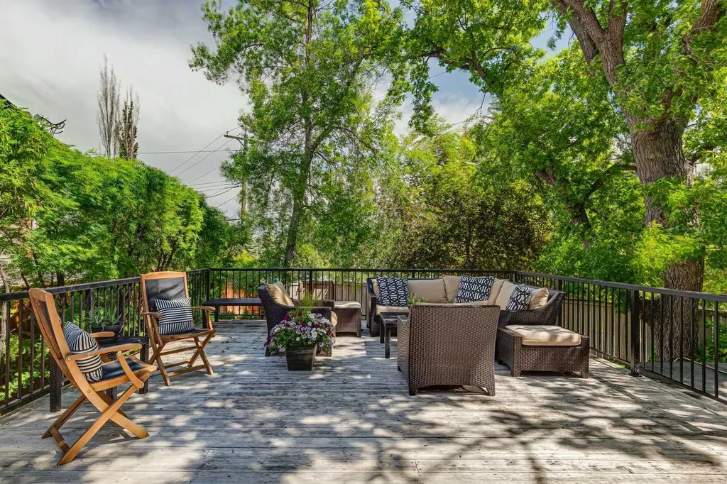402 Brunswick Avenue SW Calgary AB T2S 1N8