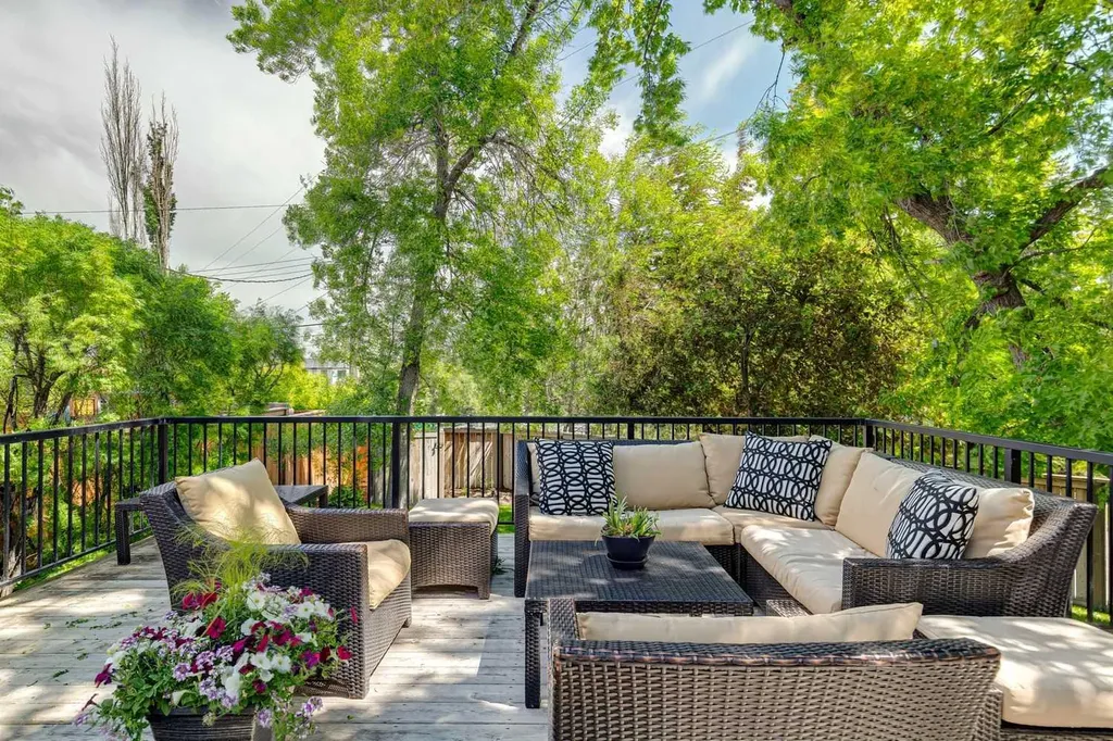 402 Brunswick Avenue SW Calgary AB T2S 1N8
