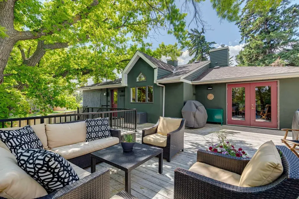 402 Brunswick Avenue SW Calgary AB T2S 1N8