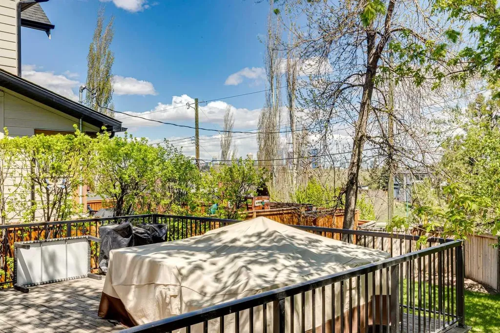 402 Brunswick Avenue SW Calgary AB T2S 1N8