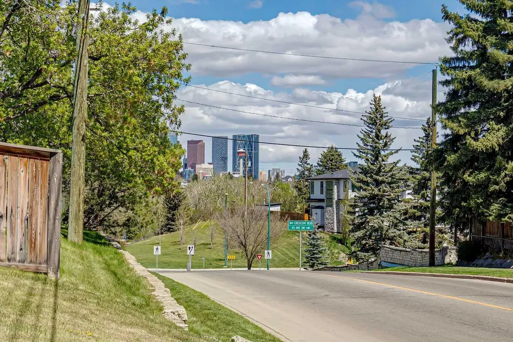 402 Brunswick Avenue SW Calgary AB T2S 1N8
