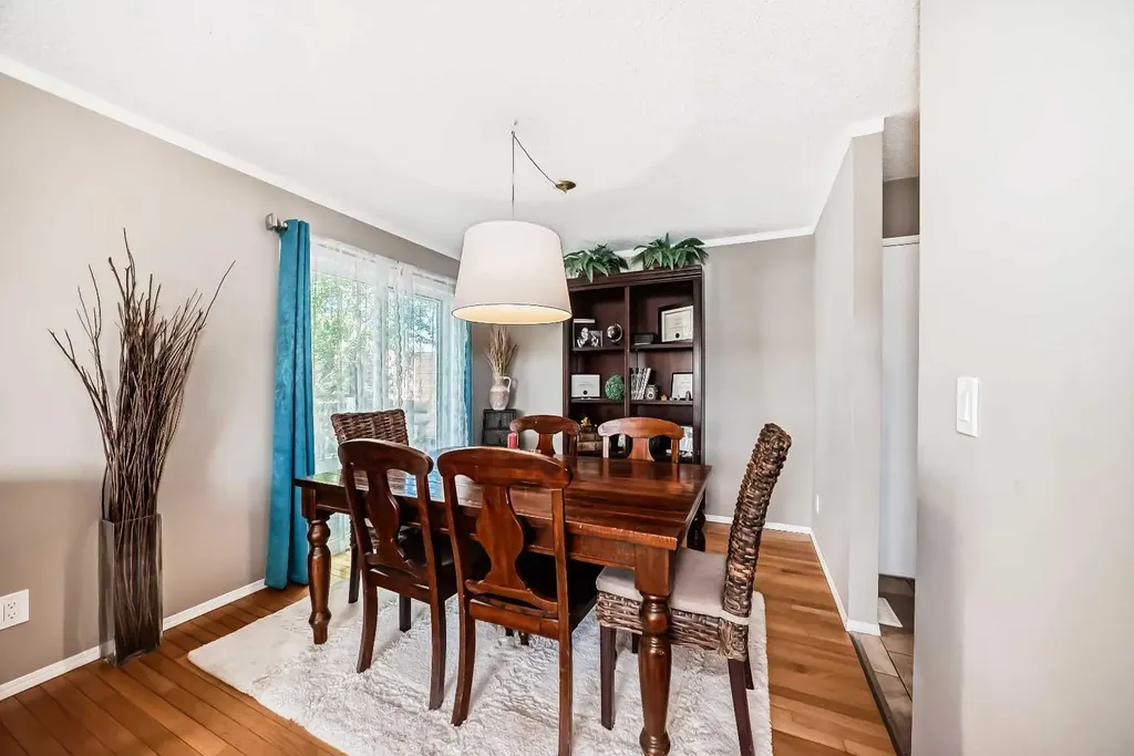 85 Rideau Close SW Airdrie AB T4B 1A7