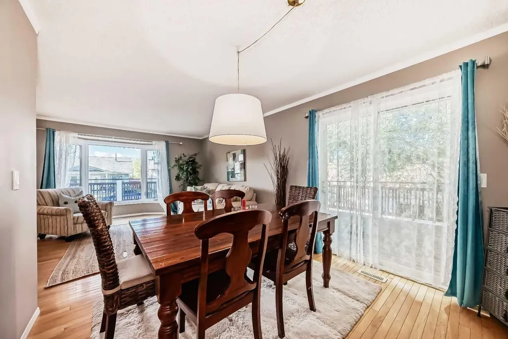 85 Rideau Close SW Airdrie AB T4B 1A7