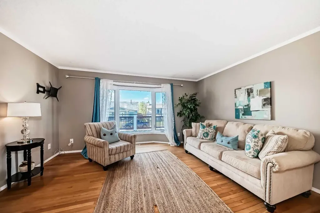 85 Rideau Close SW Airdrie AB T4B 1A7