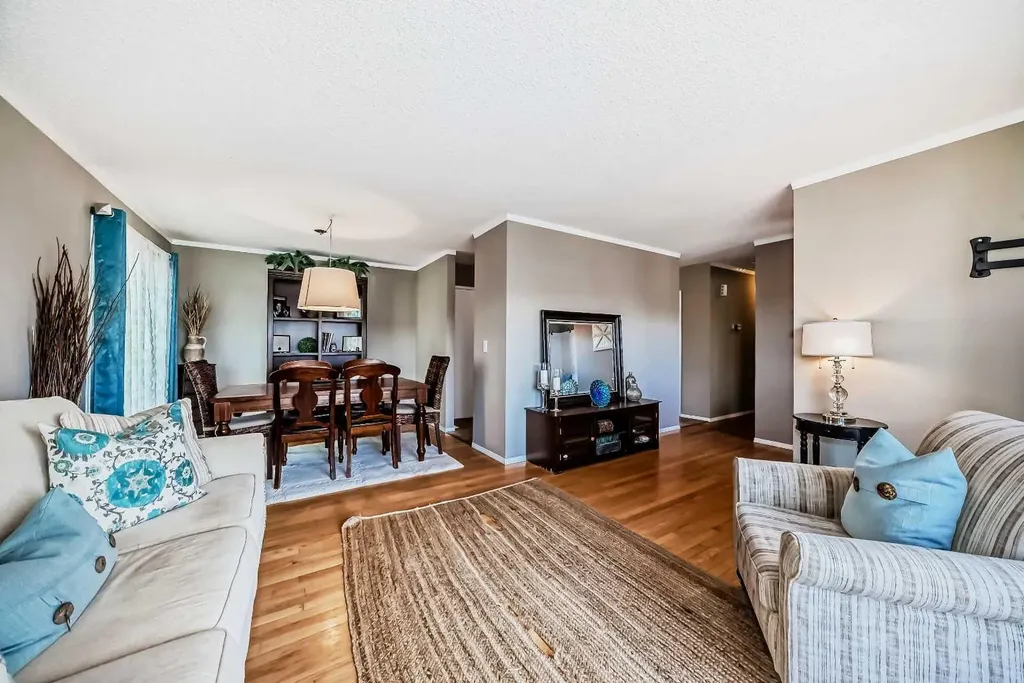 85 Rideau Close SW Airdrie AB T4B 1A7