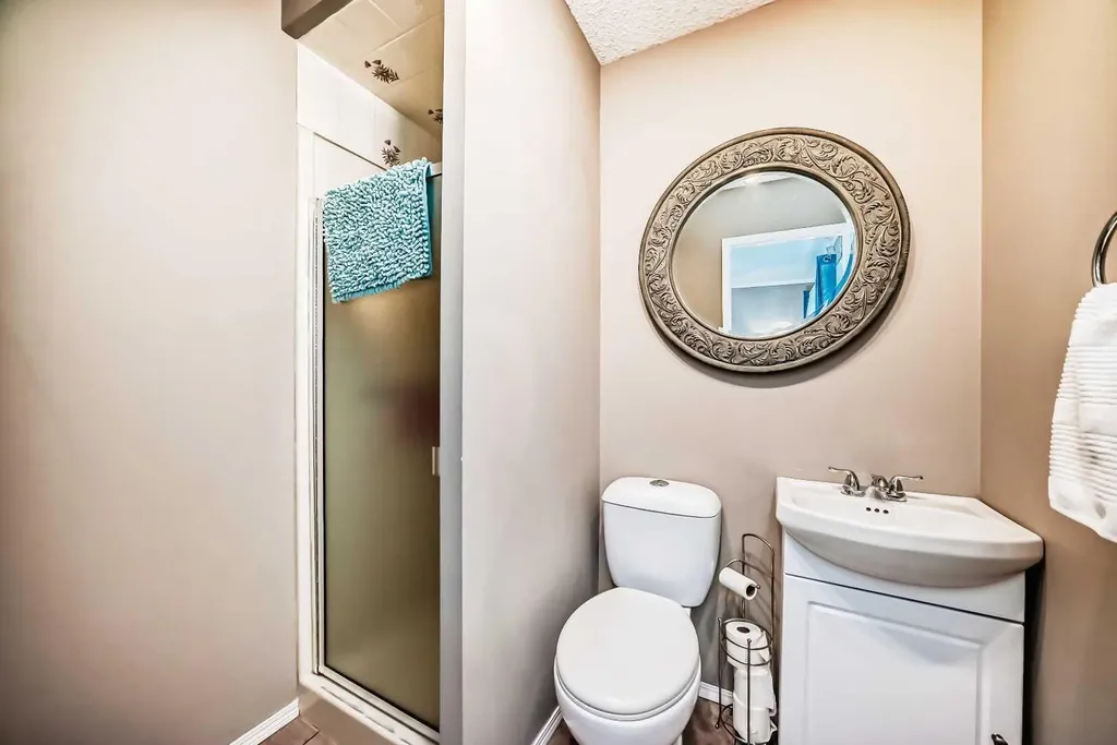 85 Rideau Close SW Airdrie AB T4B 1A7