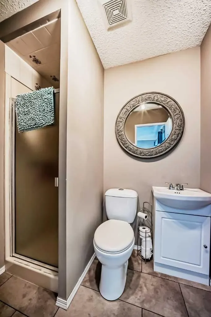 85 Rideau Close SW Airdrie AB T4B 1A7