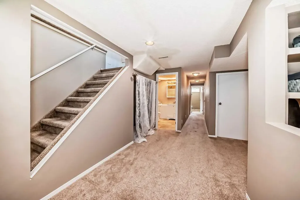 85 Rideau Close SW Airdrie AB T4B 1A7