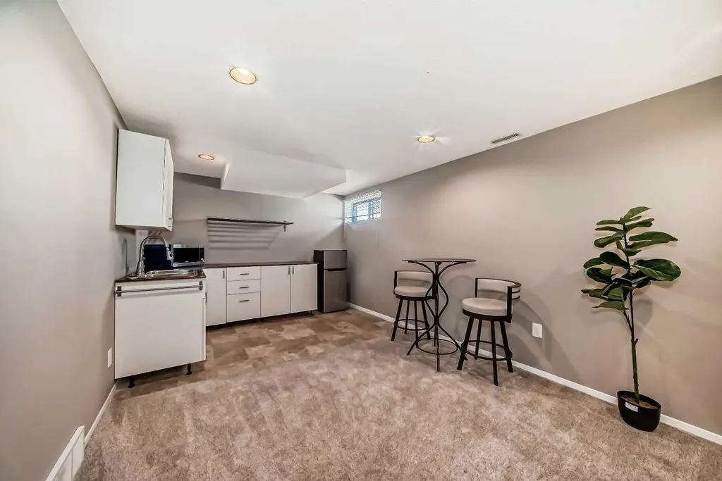 85 Rideau Close SW Airdrie AB T4B 1A7