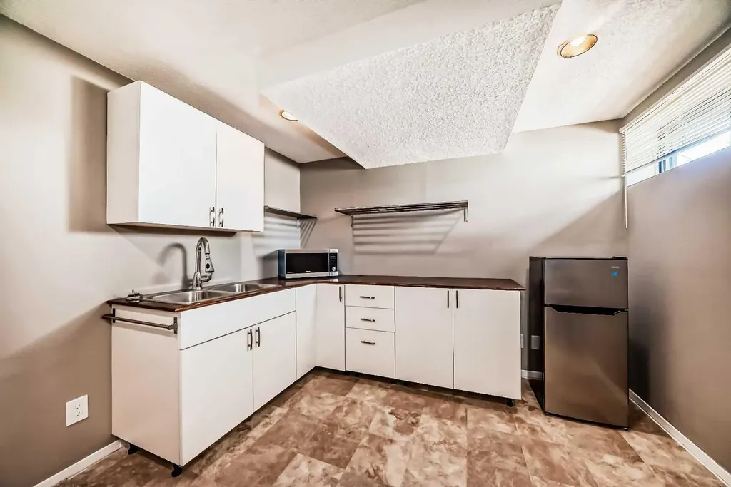 85 Rideau Close SW Airdrie AB T4B 1A7