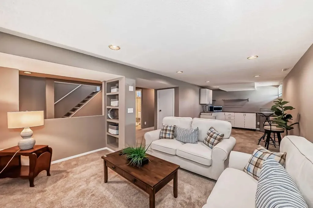 85 Rideau Close SW Airdrie AB T4B 1A7