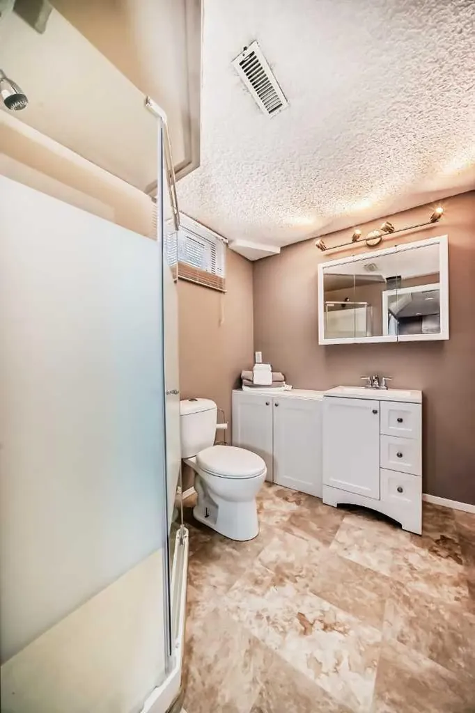 85 Rideau Close SW Airdrie AB T4B 1A7
