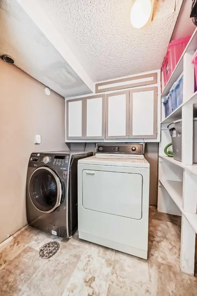 85 Rideau Close SW Airdrie AB T4B 1A7