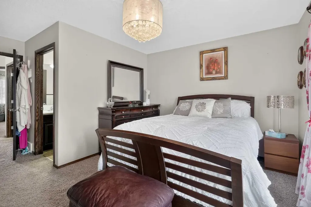 123 Silverado Plains Circle SW Calgary AB T2X 0G5