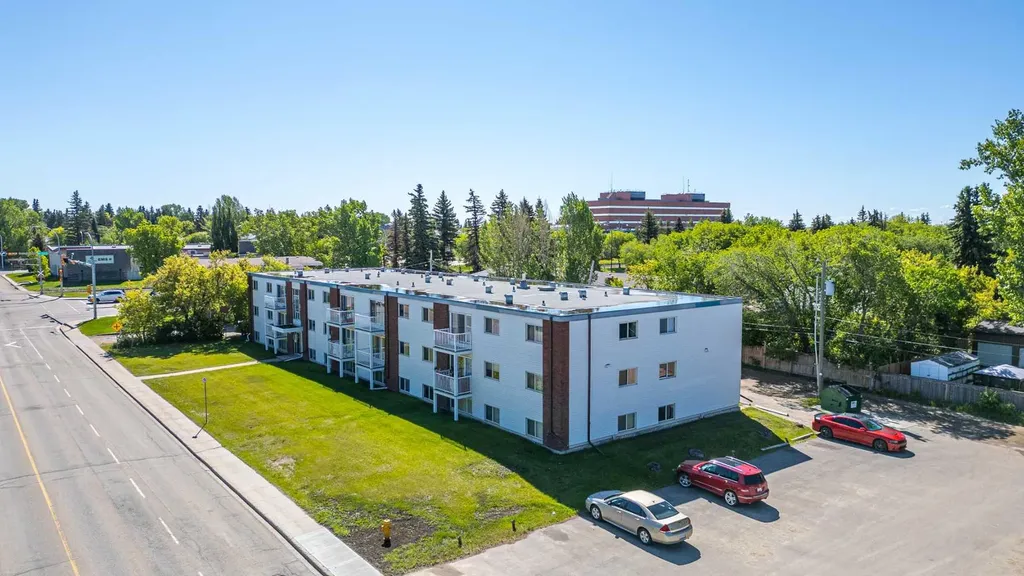 9807 108 Avenue Grande Prairie AB T8V1N5