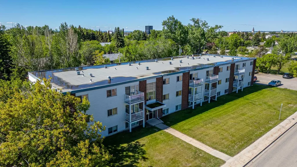 9807 108 Avenue Grande Prairie AB T8V1N5