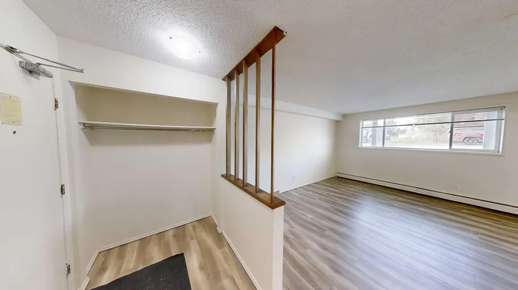 9807 108 Avenue Grande Prairie AB T8V1N5