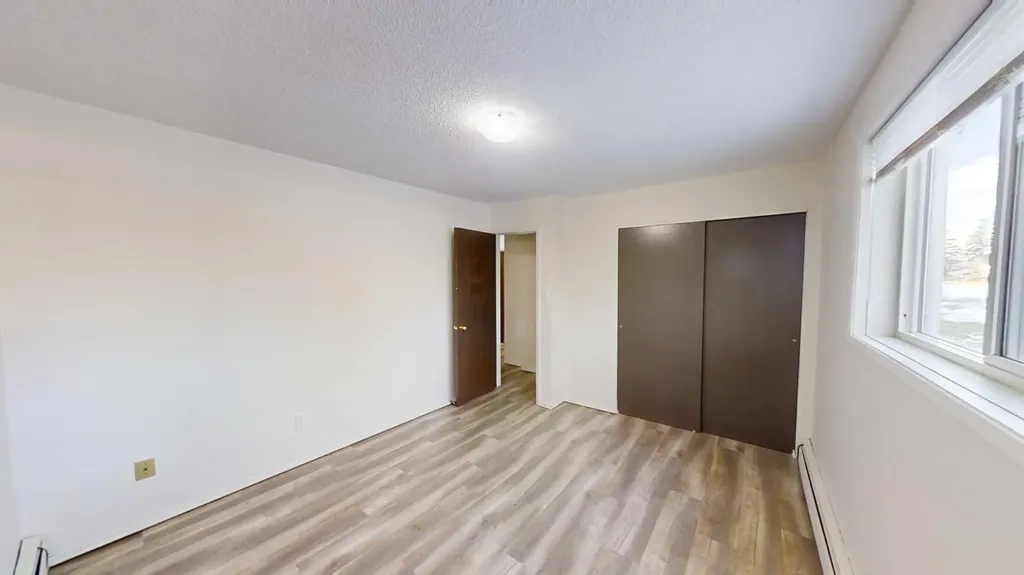 9807 108 Avenue Grande Prairie AB T8V1N5