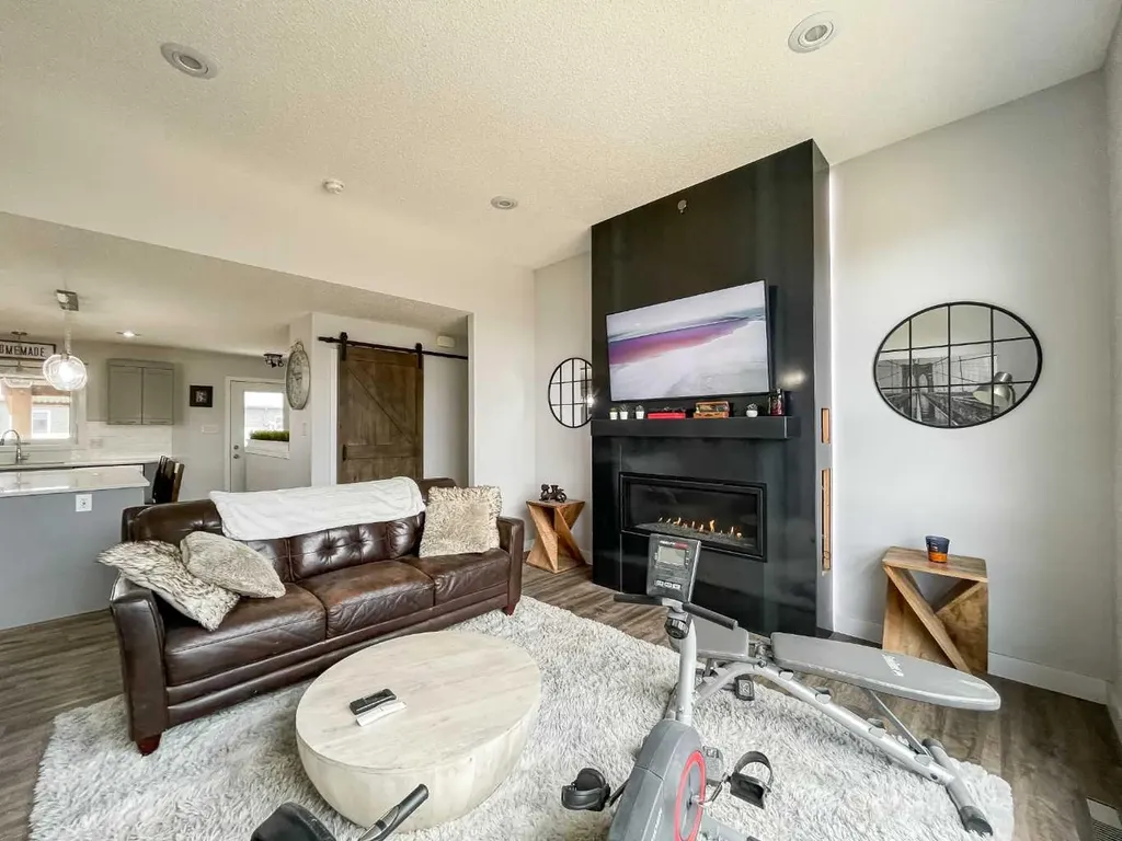 7313 Hughes Avenue Fort Mcmurray AB T9H 1A8