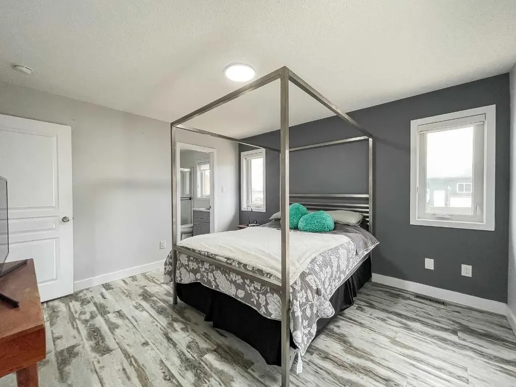 7313 Hughes Avenue Fort Mcmurray AB T9H 1A8
