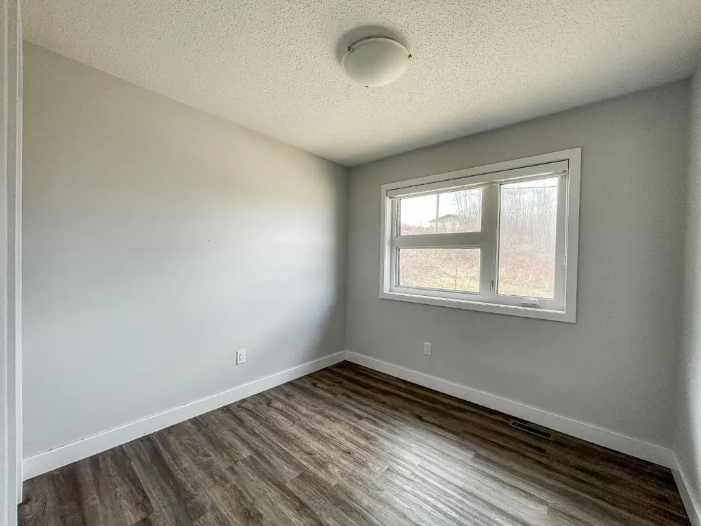 7313 Hughes Avenue Fort Mcmurray AB T9H 1A8