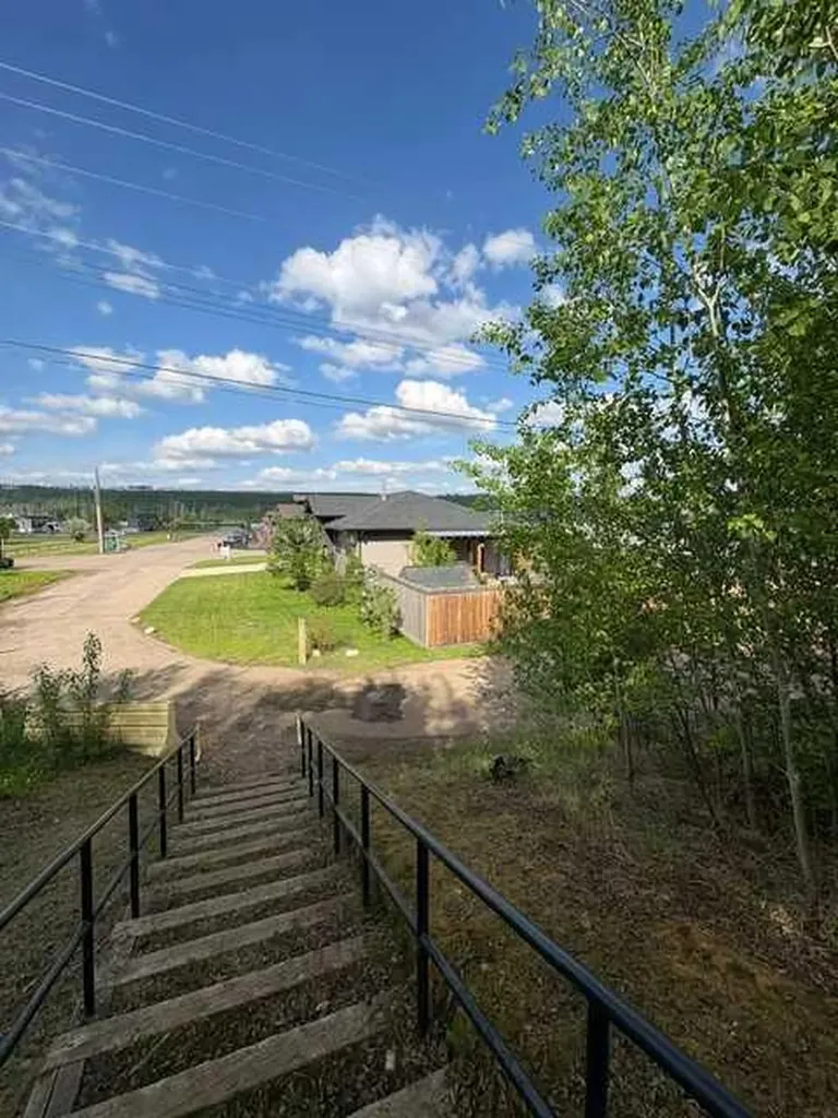 7313 Hughes Avenue Fort Mcmurray AB T9H 1A8