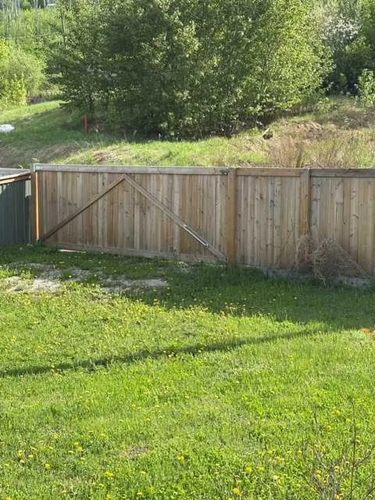 7313 Hughes Avenue Fort Mcmurray AB T9H 1A8