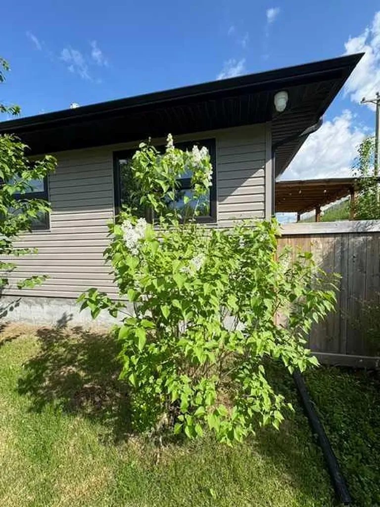 7313 Hughes Avenue Fort Mcmurray AB T9H 1A8