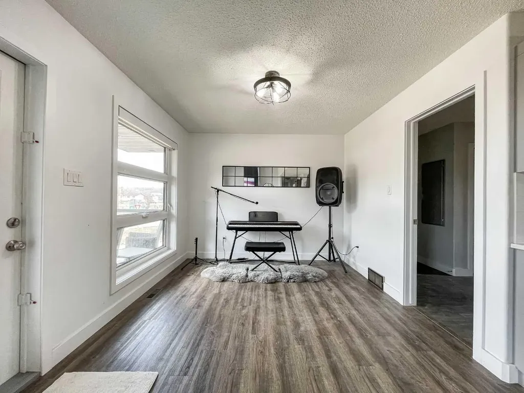 7313 Hughes Avenue Fort Mcmurray AB T9H 1A8