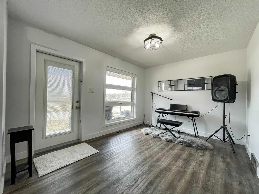 7313 Hughes Avenue Fort Mcmurray AB T9H 1A8
