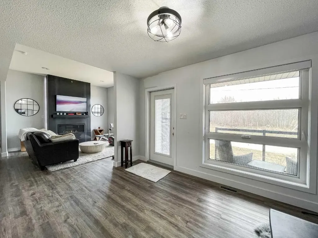 7313 Hughes Avenue Fort Mcmurray AB T9H 1A8