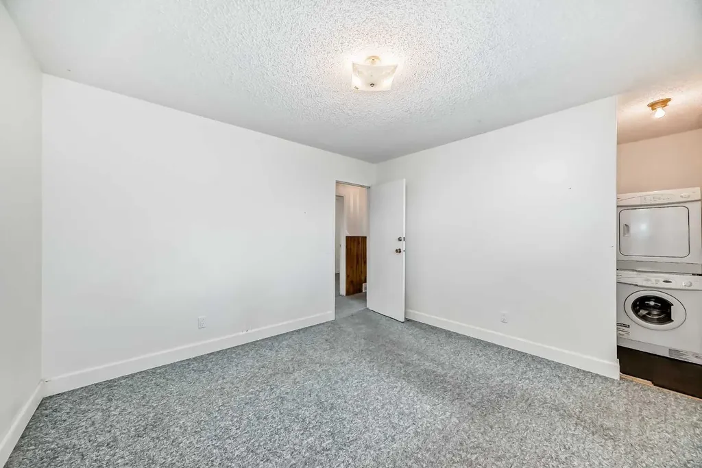 703 58 Street SE Calgary AB T2A 3S3