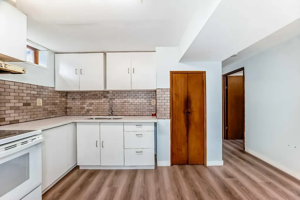 703 58 Street SE Calgary AB T2A 3S3