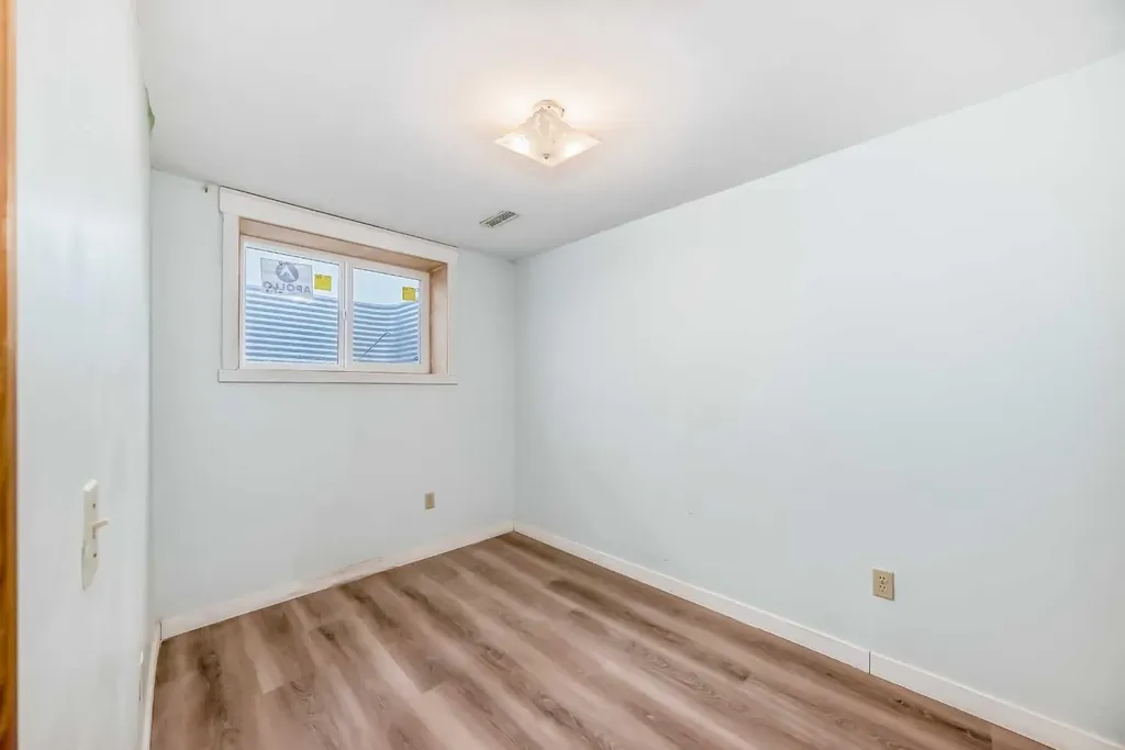 703 58 Street SE Calgary AB T2A 3S3