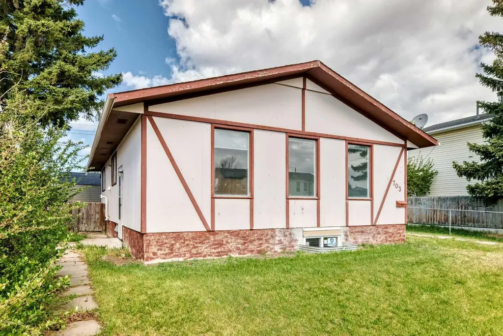 703 58 Street SE Calgary AB T2A 3S3