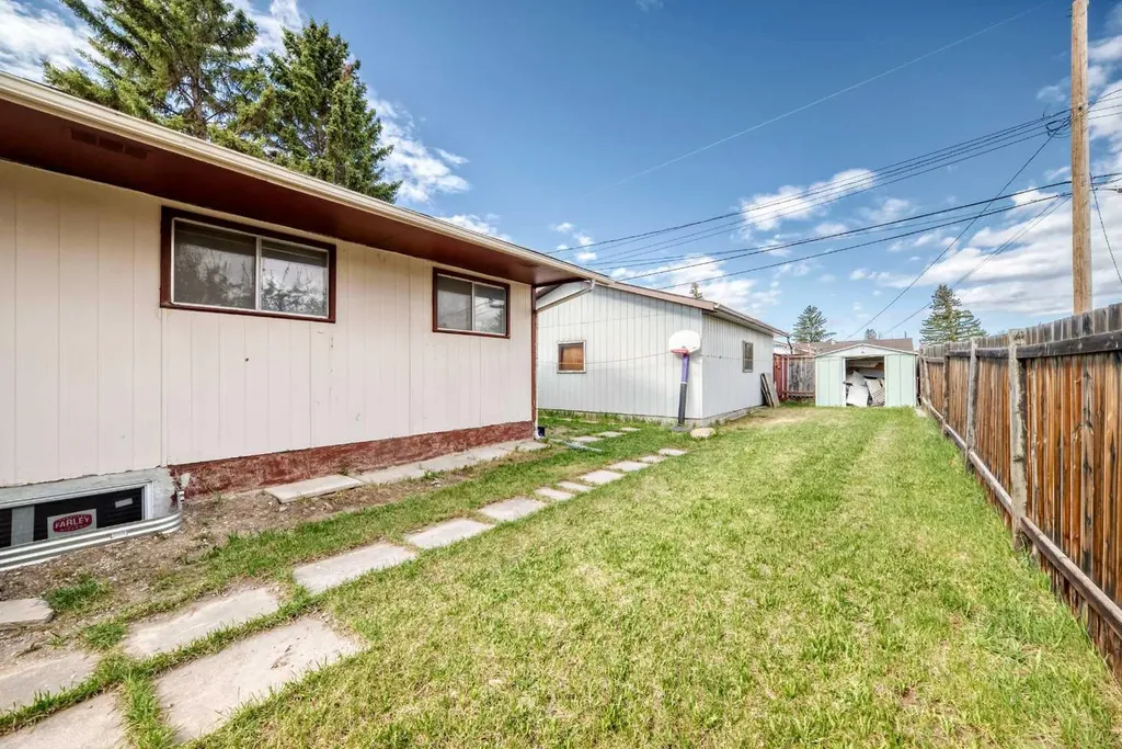 703 58 Street SE Calgary AB T2A 3S3