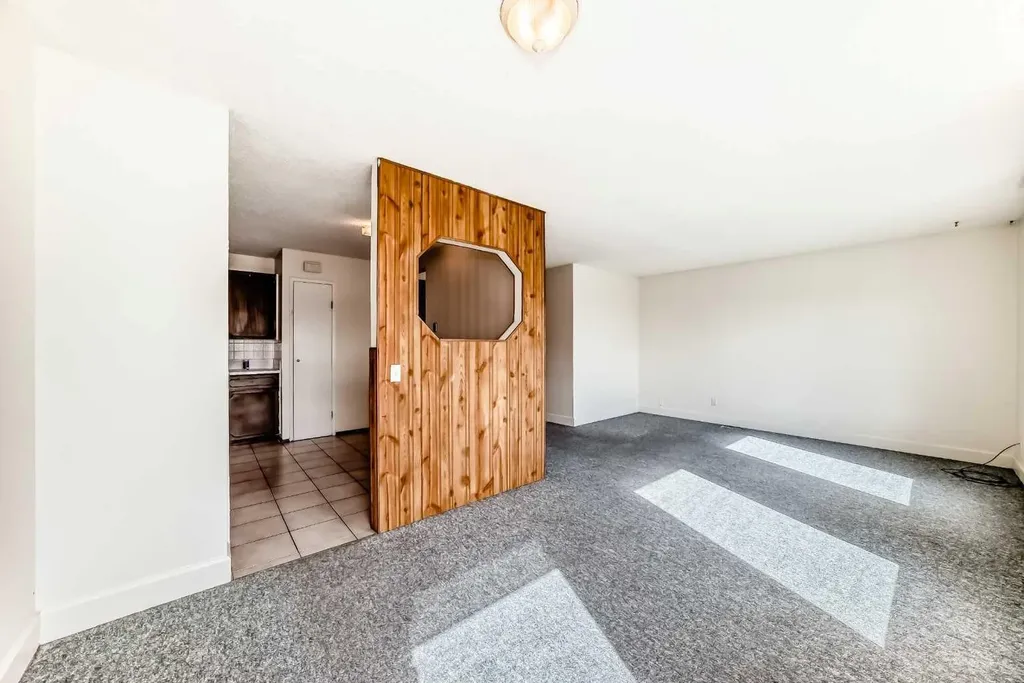 703 58 Street SE Calgary AB T2A 3S3
