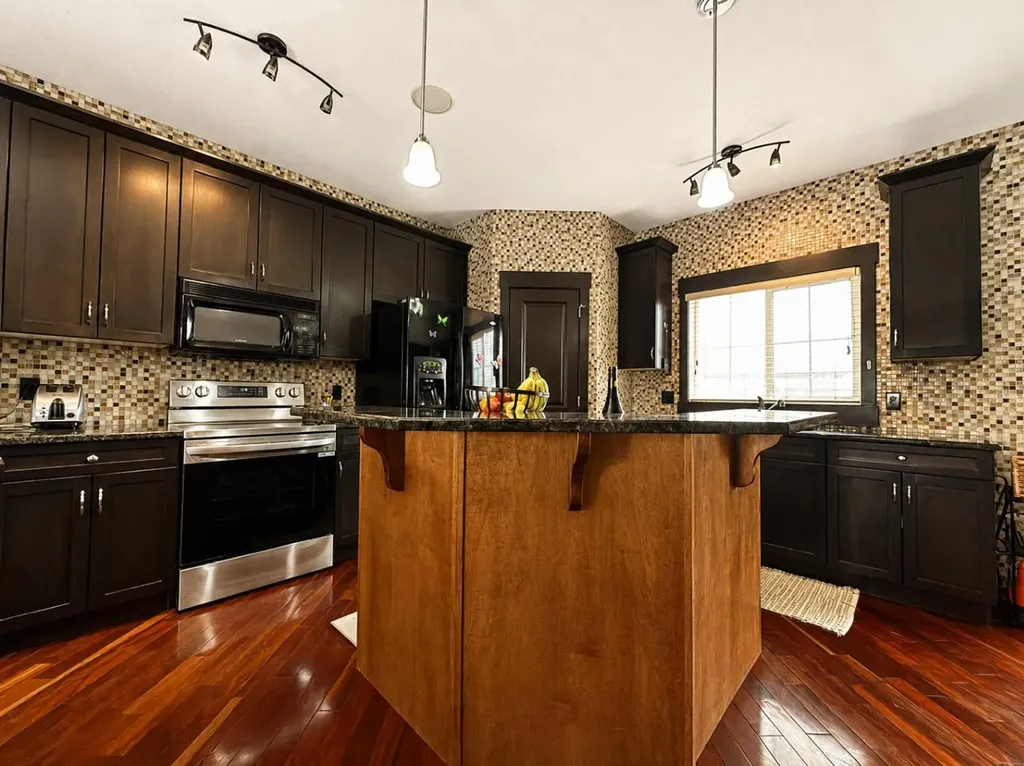 288 Rainbow Falls Drive Chestermere AB T1X 0E4