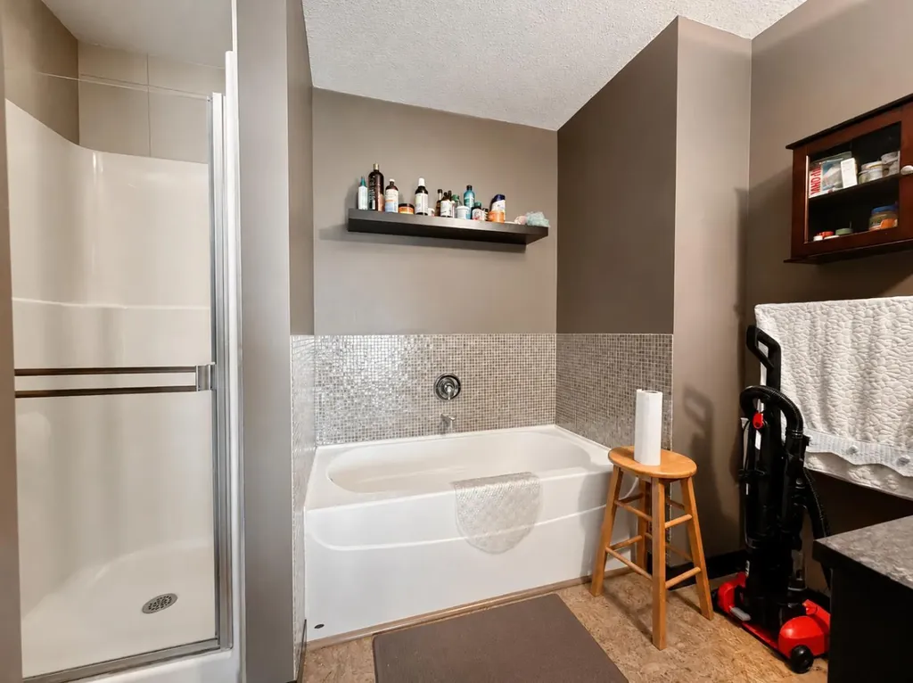 288 Rainbow Falls Drive Chestermere AB T1X 0E4