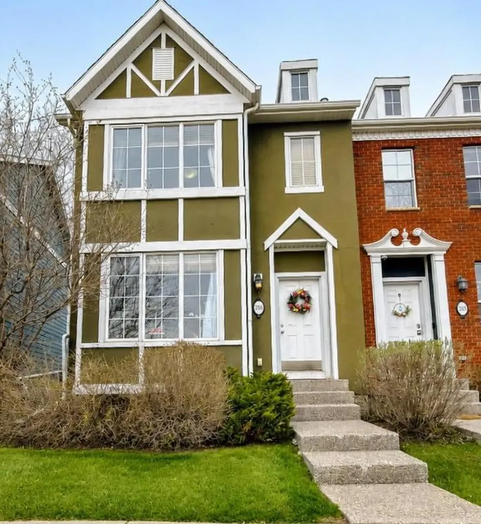 288 Rainbow Falls Drive Chestermere AB T1X 0E4
