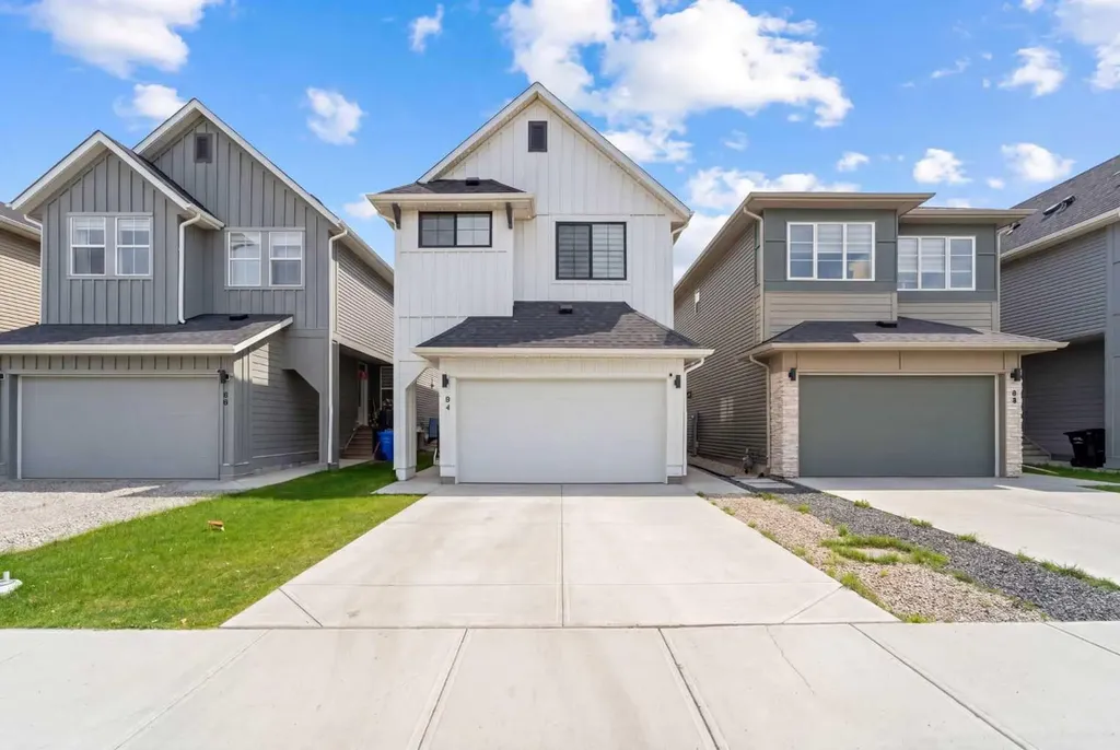 84 Copperhead Grove SE Calgary AB T2Z 5H2