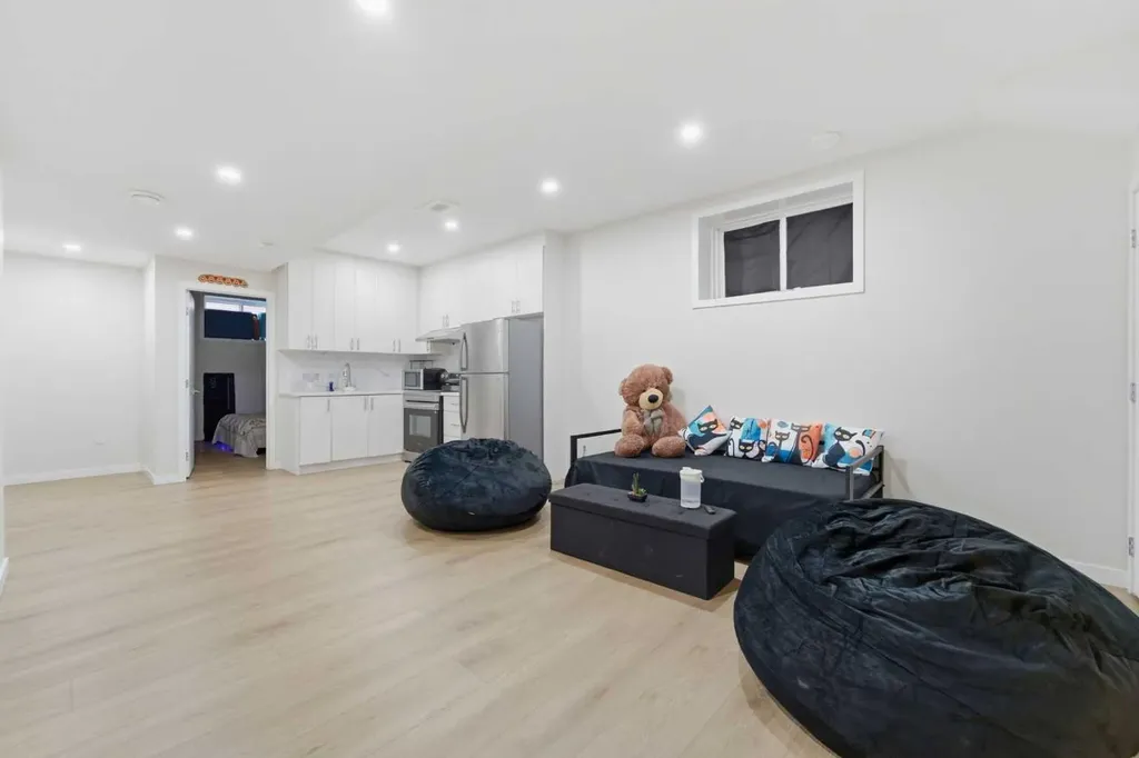 84 Copperhead Grove SE Calgary AB T2Z 5H2