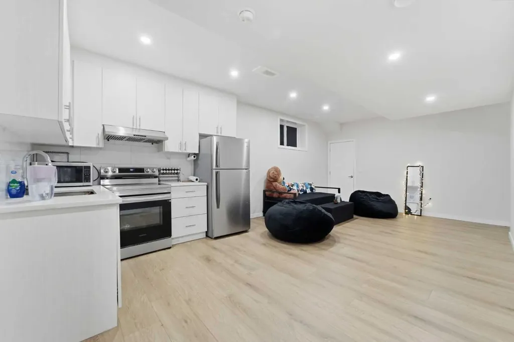 84 Copperhead Grove SE Calgary AB T2Z 5H2