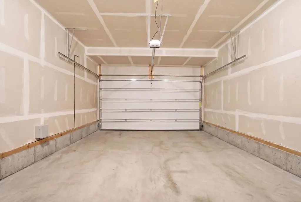 84 Copperhead Grove SE Calgary AB T2Z 5H2