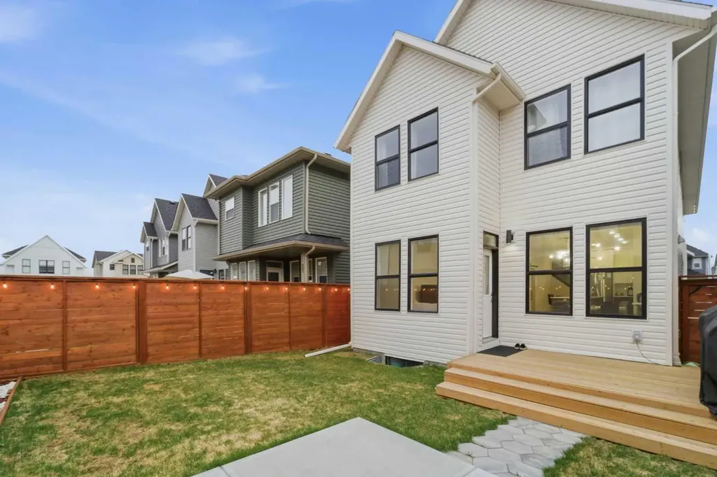 84 Copperhead Grove SE Calgary AB T2Z 5H2