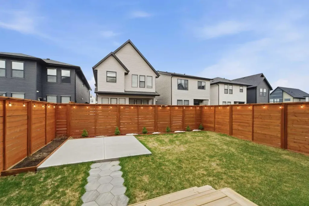 84 Copperhead Grove SE Calgary AB T2Z 5H2