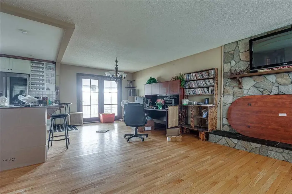 123 Nolan Street Red Deer AB T4P 1Z1